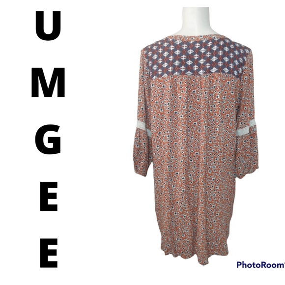 Umgee Floral Boho Flowing V Neck Blouse with elastic Quarter Sleeves Size Medium - Picture 2 of 7